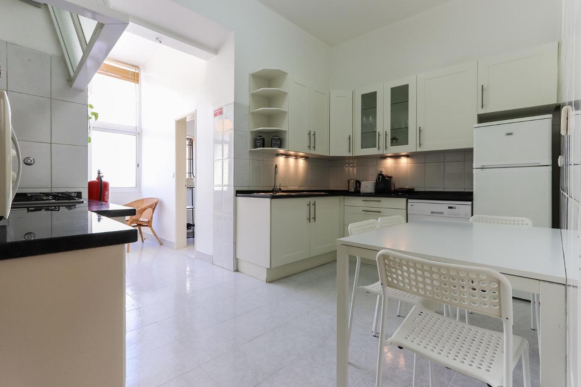 Cozy And Sunny Apartment - Anjos, Lisbona Esterno foto